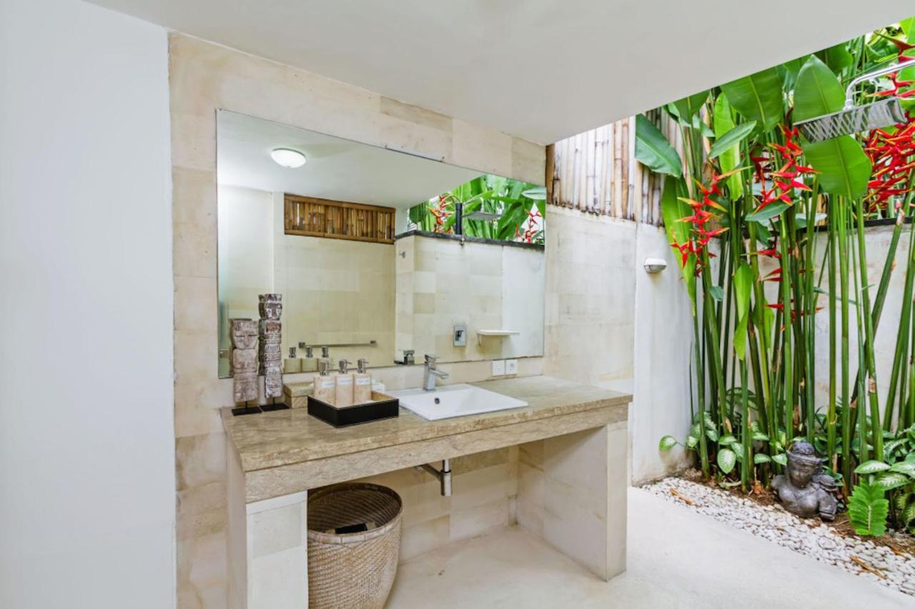 Villa Eindra Seminyak Exterior foto